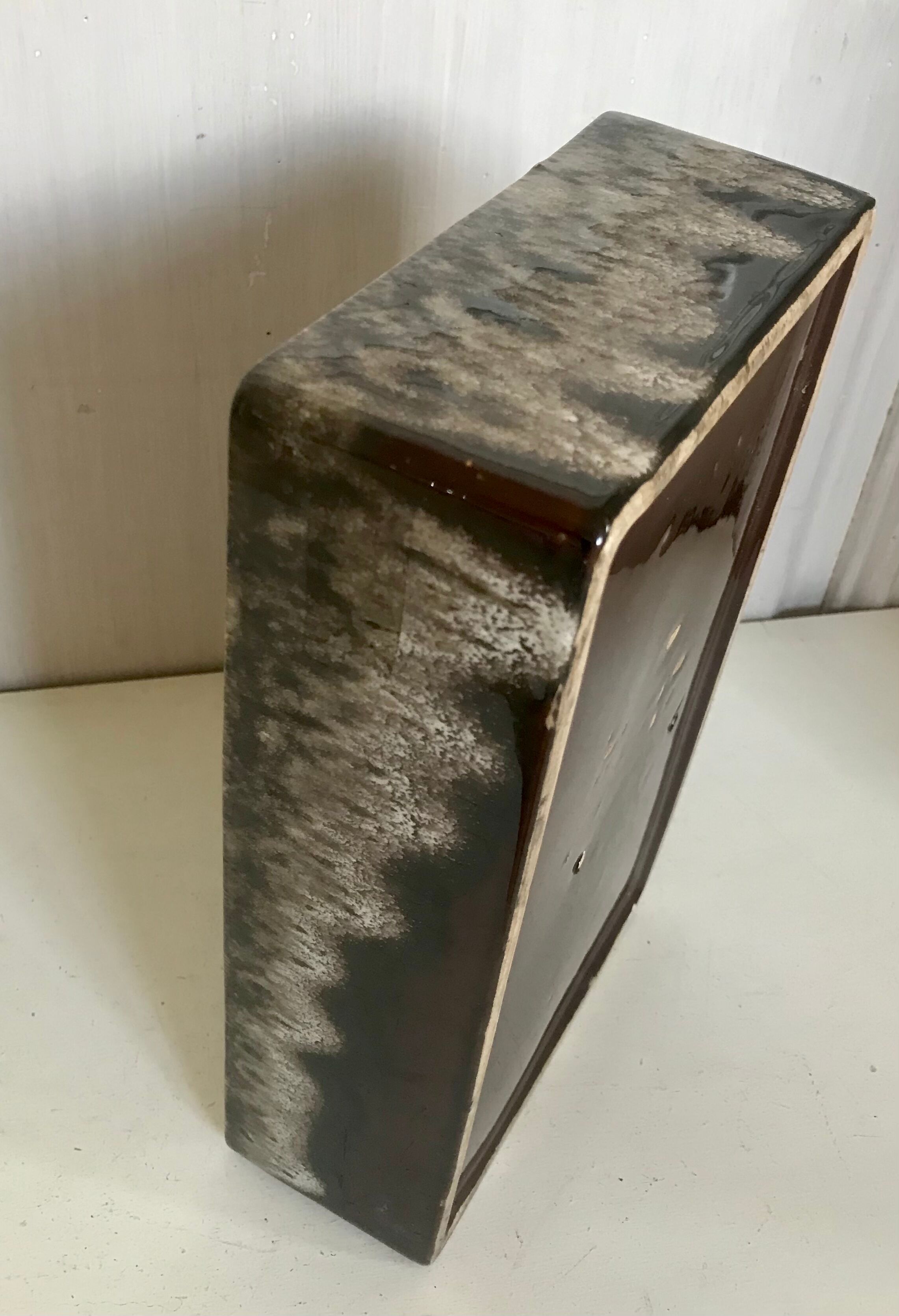 Vintage ceramic pocket