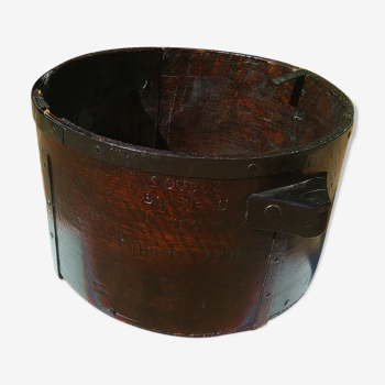 Wooden pot