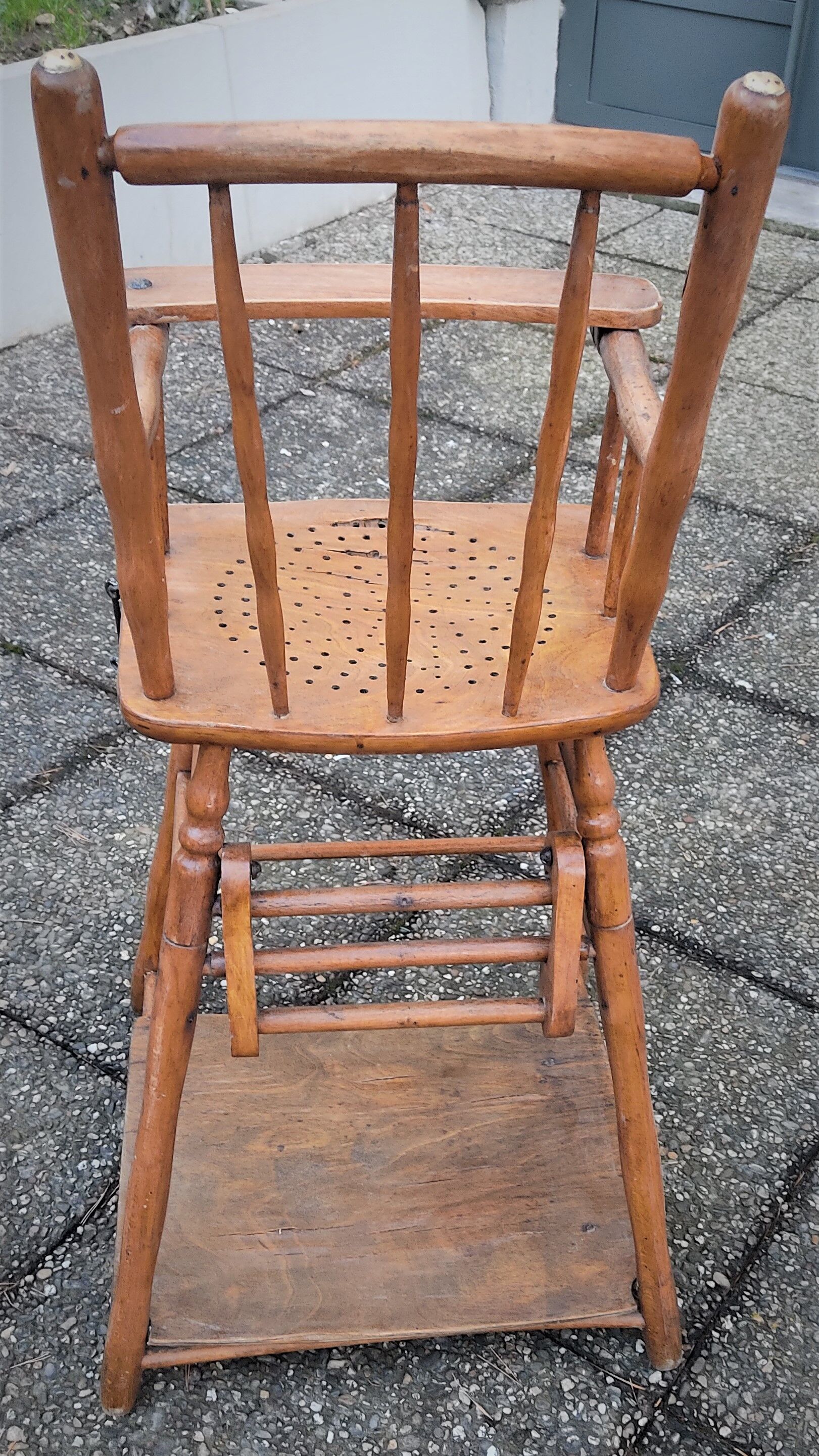 Chaise haute de bébé