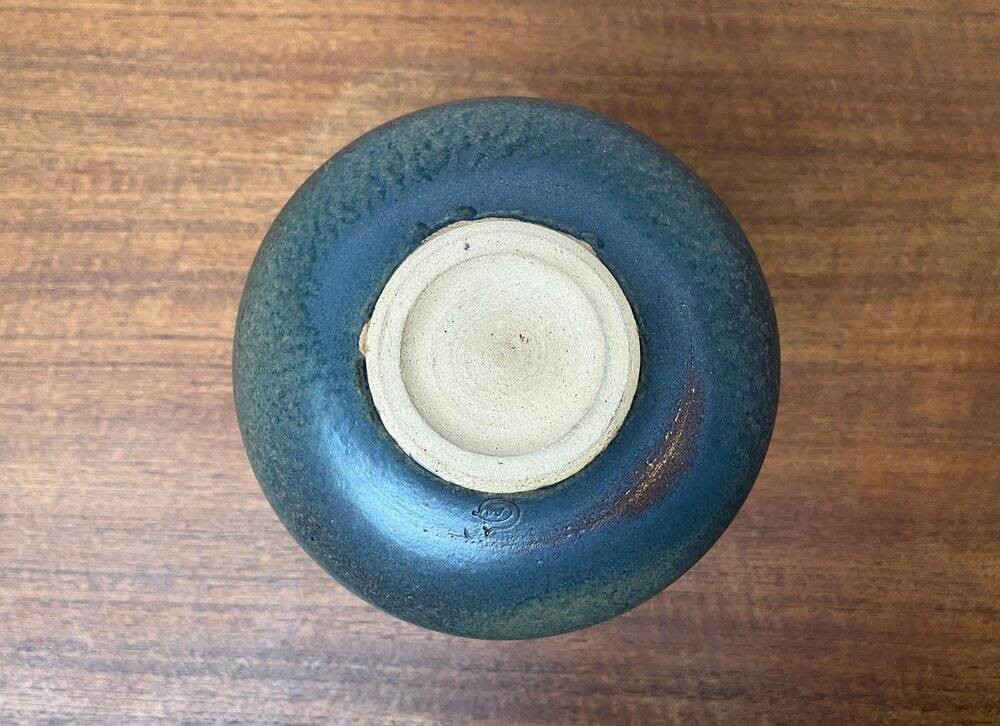 Mid-century minimalist studio pottery vase by Mathies Schwarze, Germany, 1960s.