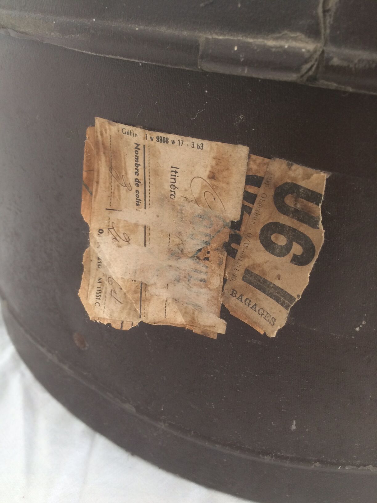 Suitcase time hat box