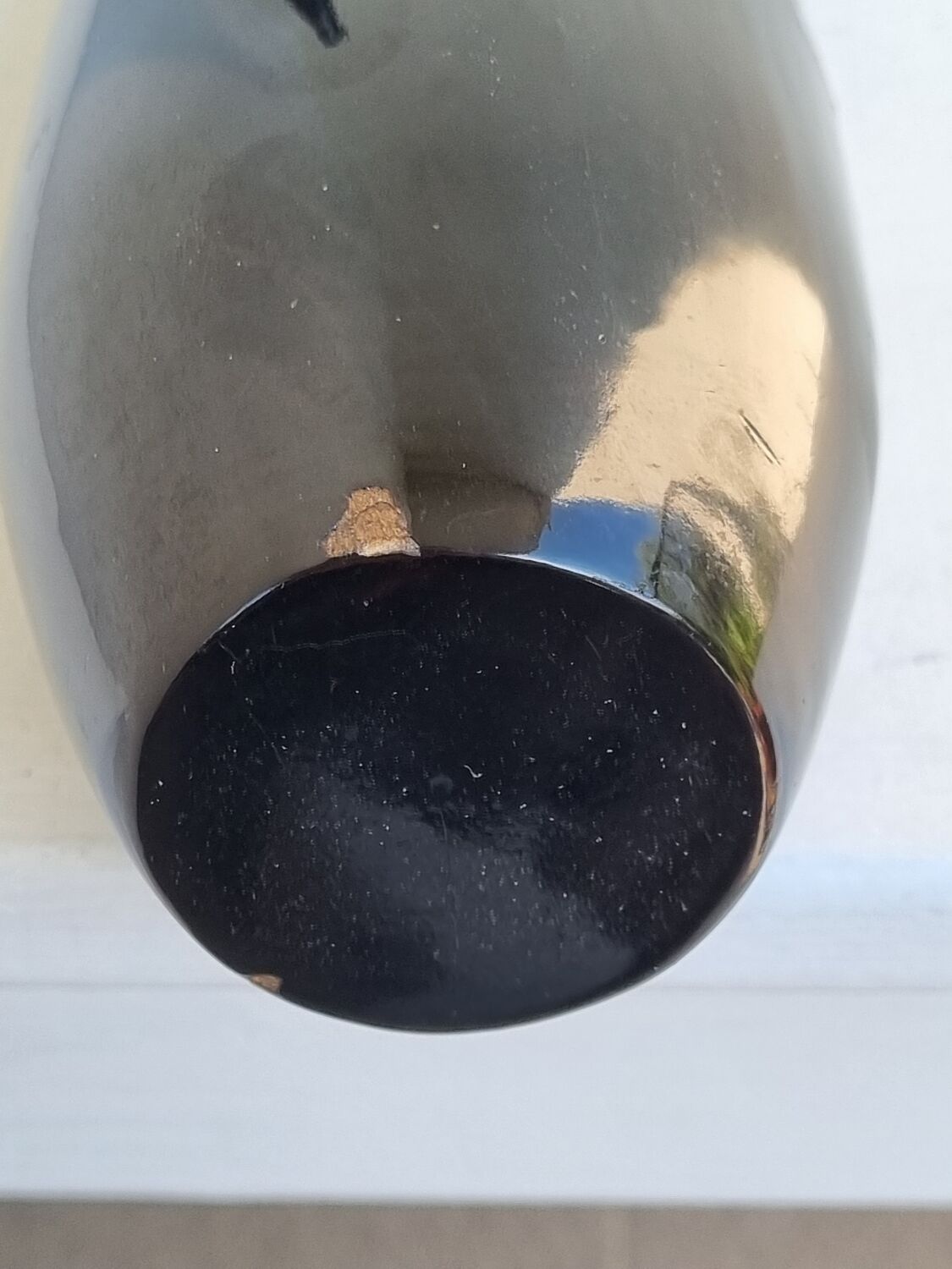 Black lacquered vases