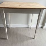 White patinated wooden table