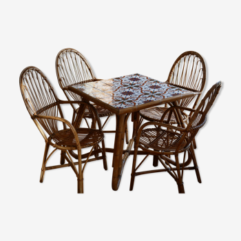 Rattan table and armchairs