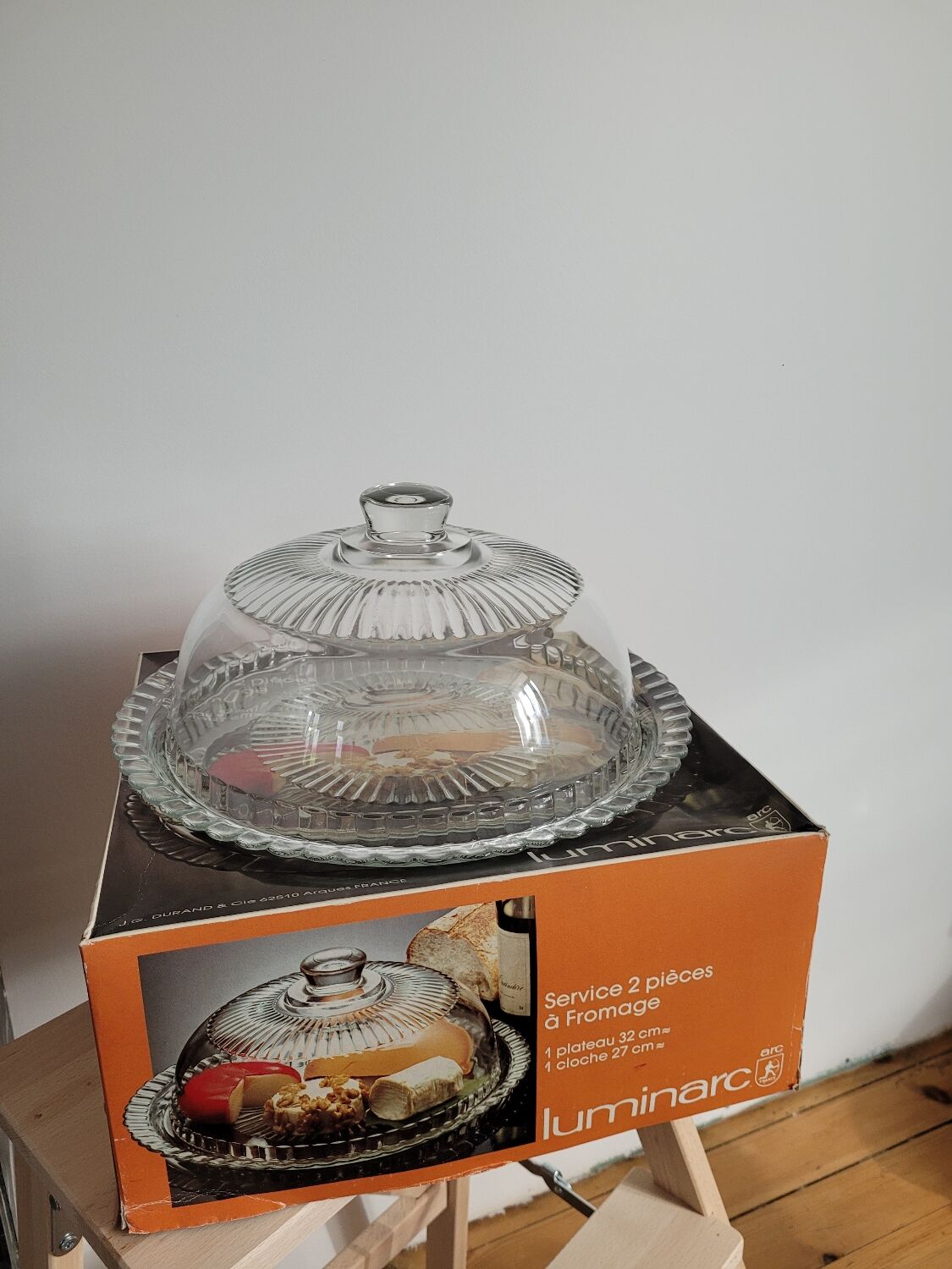 Glass bell with Luminarc tray