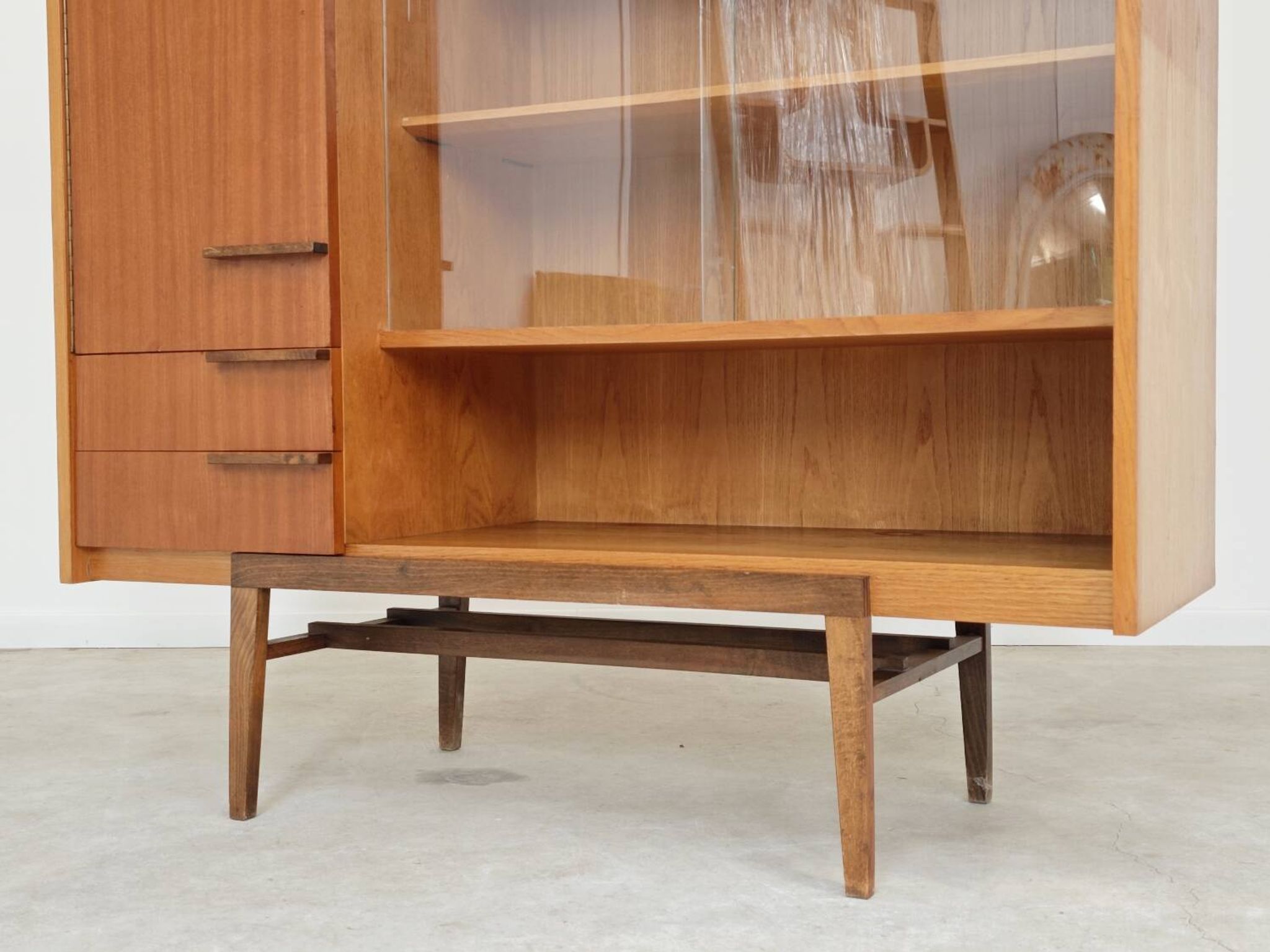 High Buffet Dresser Frantisek Mezulanik for Up Zavody 1960