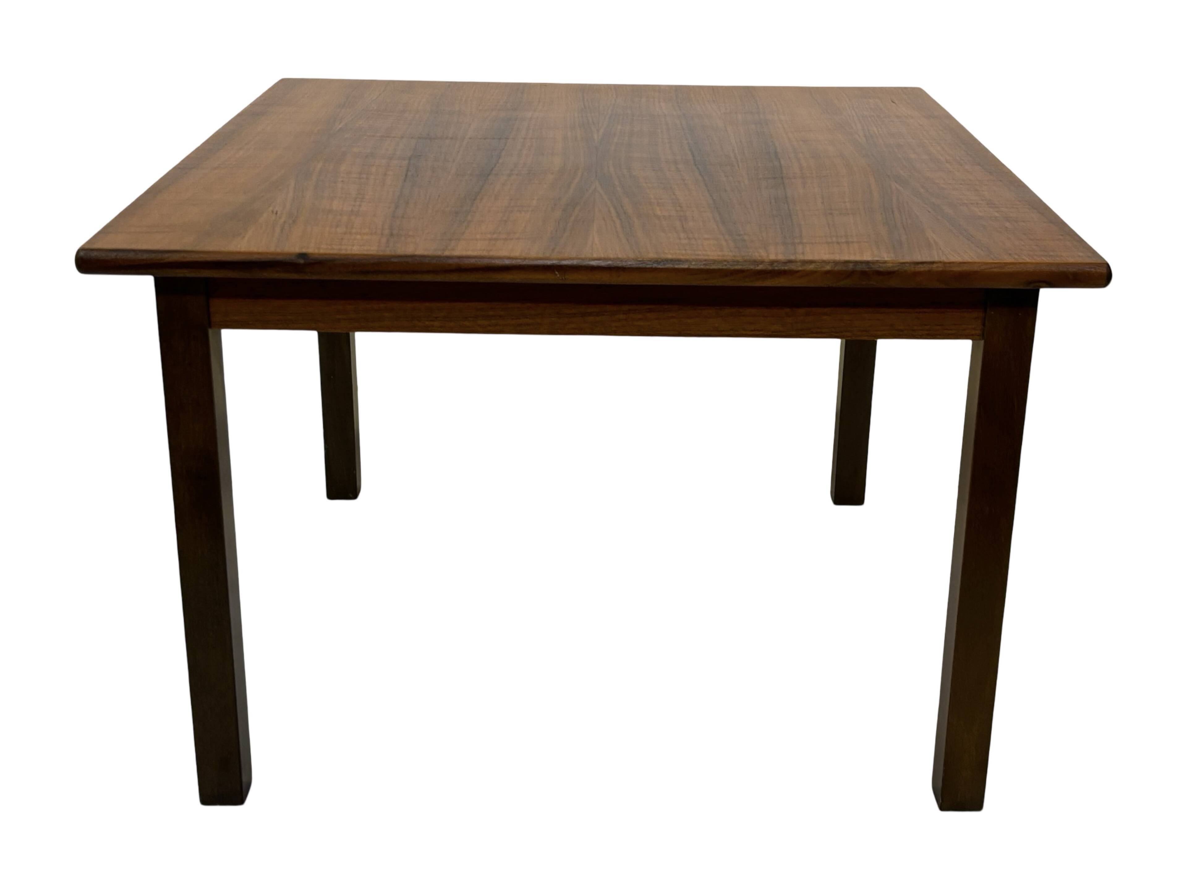 Table basse vintage compacte en palissandre design années 70