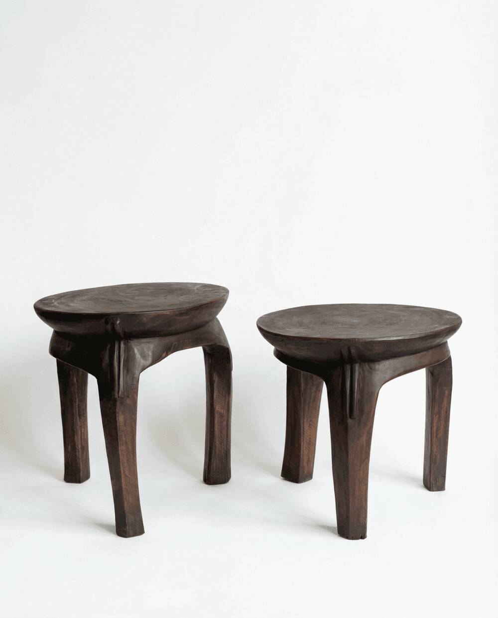 Lobi stool "Tanga" – 3 legs in carved wood – H38, H42 cm