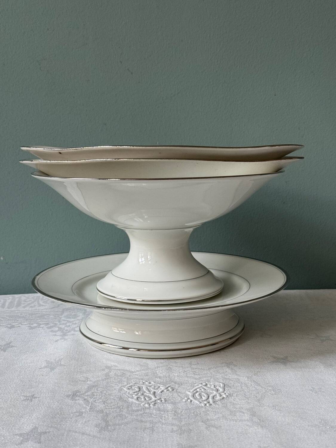 4 plats en porcelaine de Limoges Jules Vieillard XIXème
