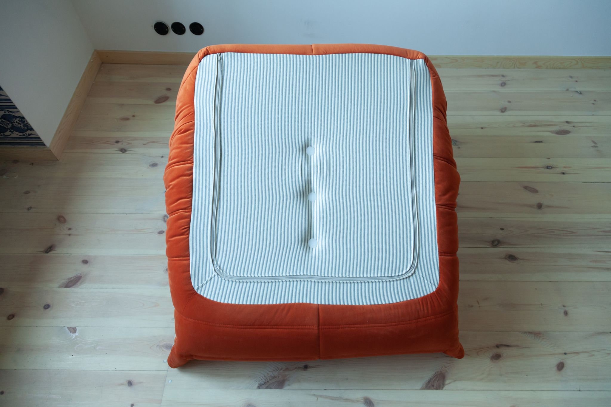 Togo armchair and footstool model designed by Michel Ducaroy 1973