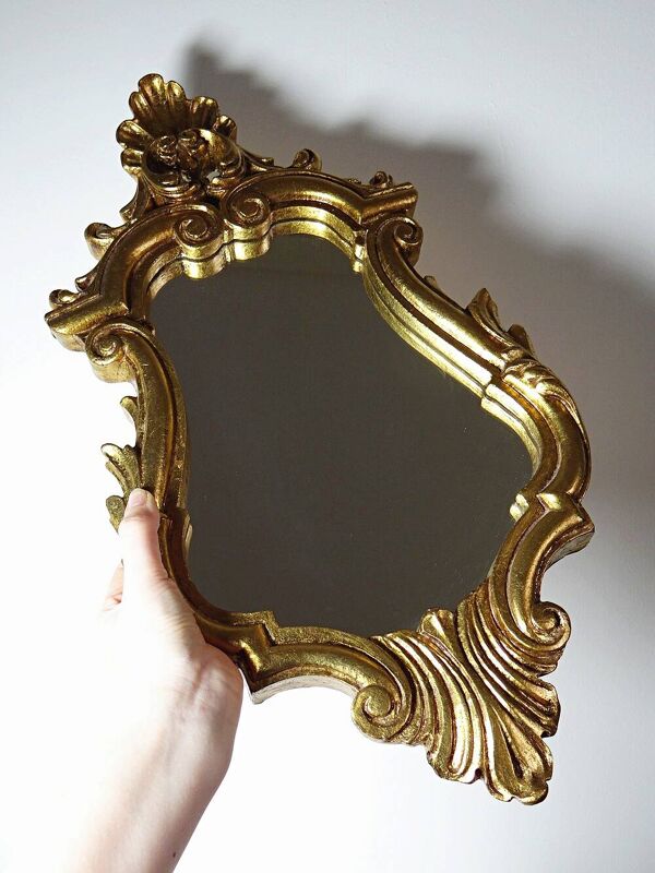 Miroir mural Rococo vintage doré, Italie, circa 1950-1970 bois et stuc doré