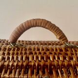 Ancien panier en osier avec anse de transport