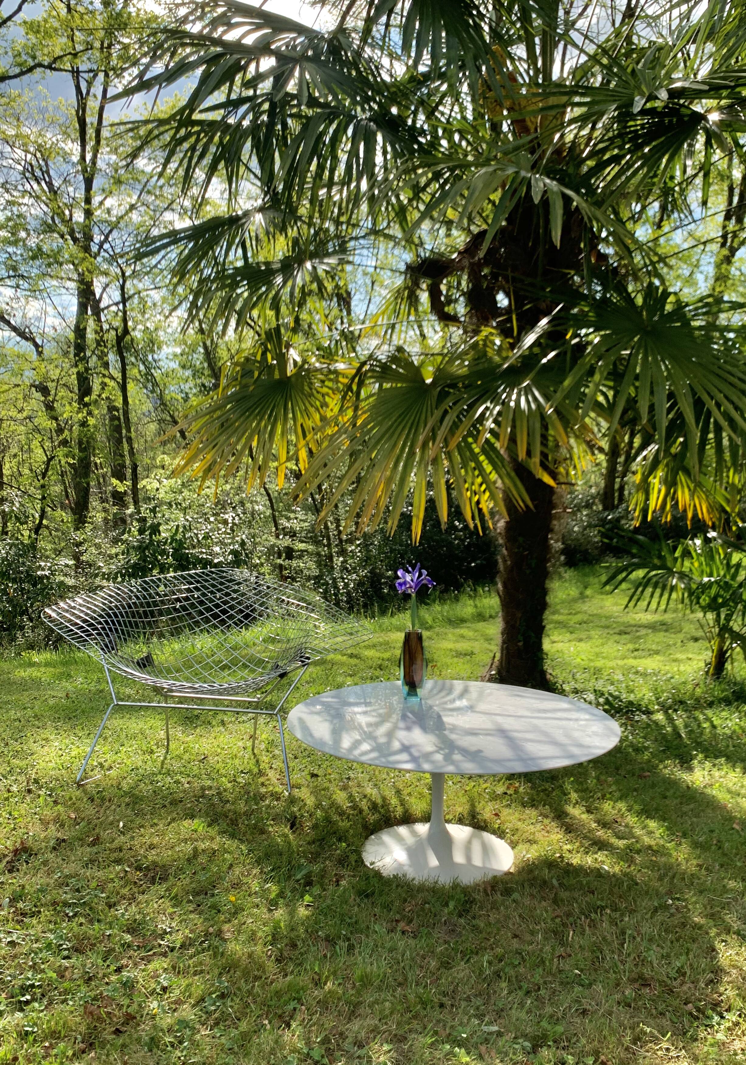 Coffee table by Eero Saarinen for Knoll