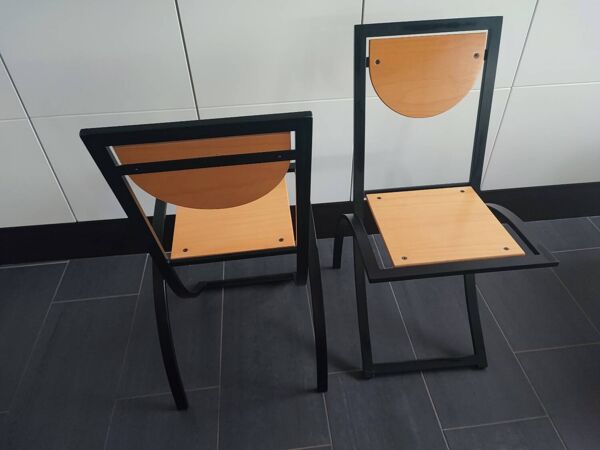 Chaises Sinus de KFF. 1ere édition