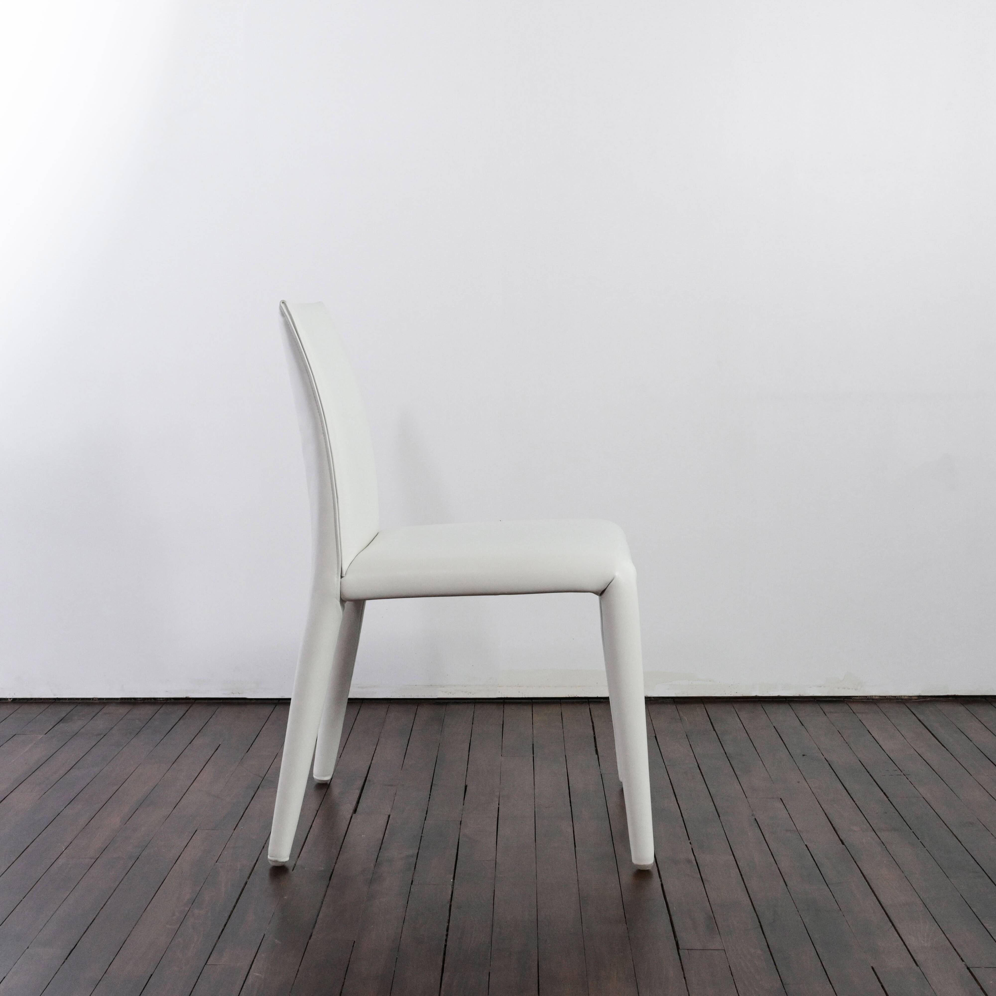4 chaises modèle Vol au Vent par Mario Bellini