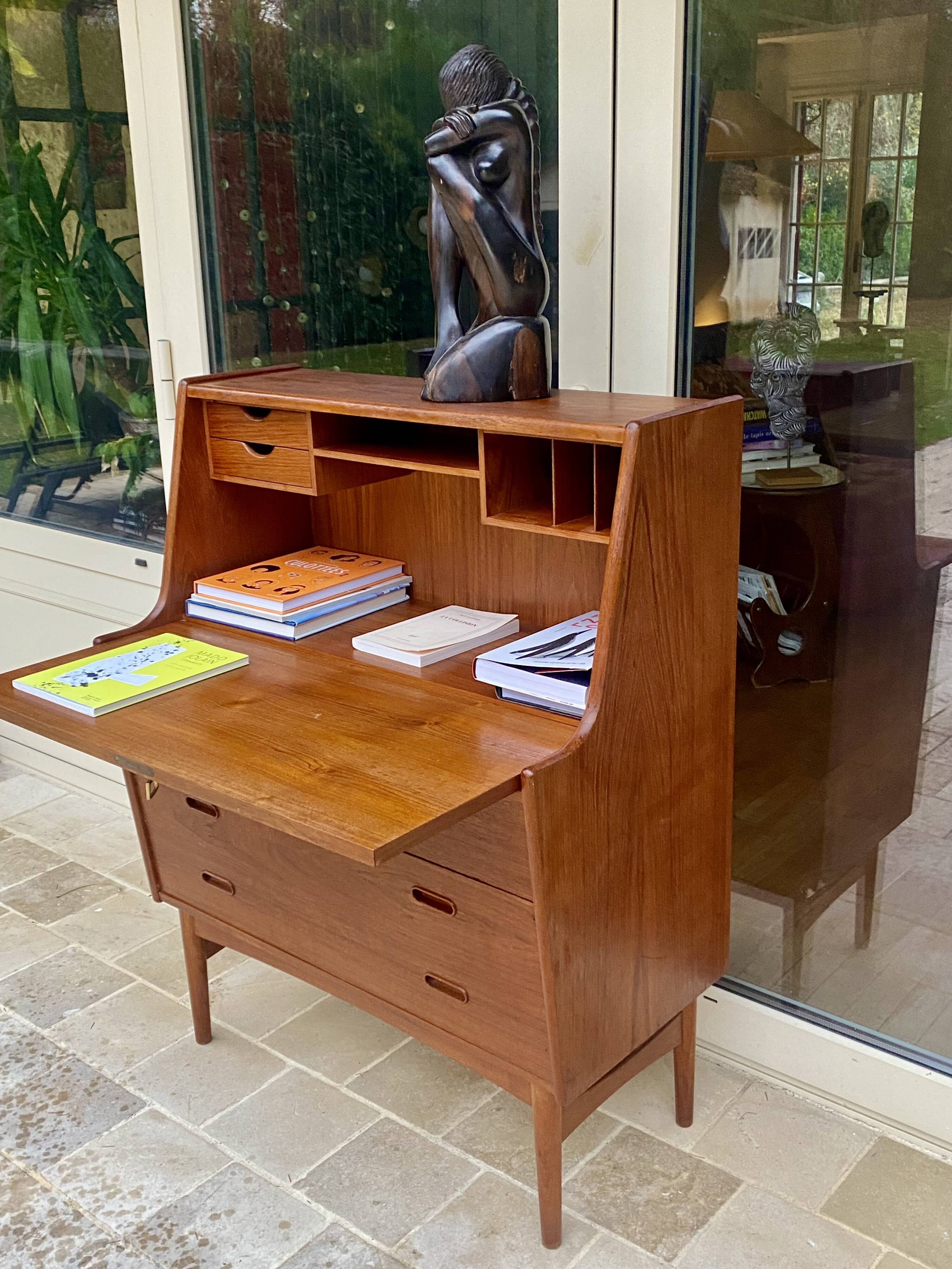 Danish secretary/desk model 37 by Arne Wahl Iversen for Vinde Møbe