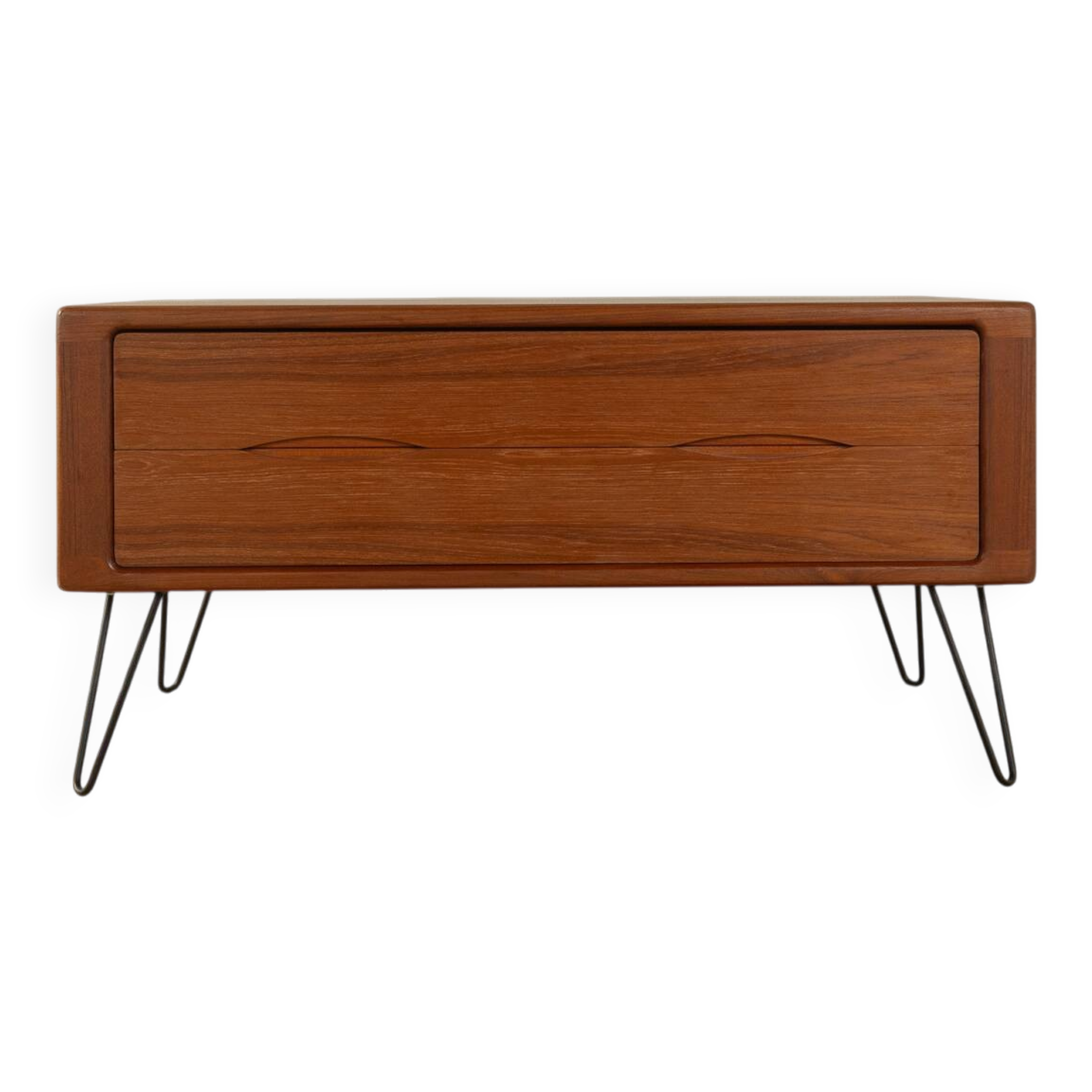 Buffet bas des années 1960, Dyrlund
