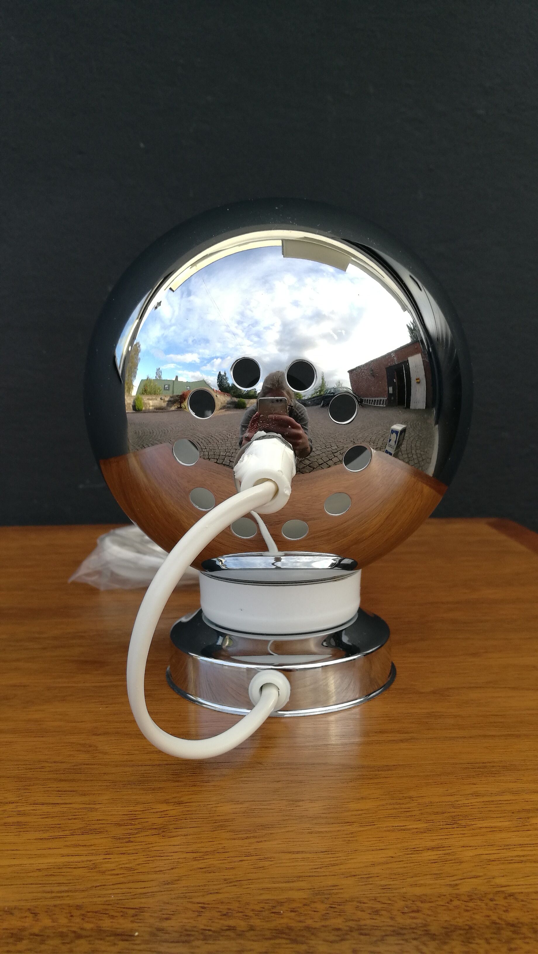 Wall lamp magnetic Swedish ball Magnetlampan