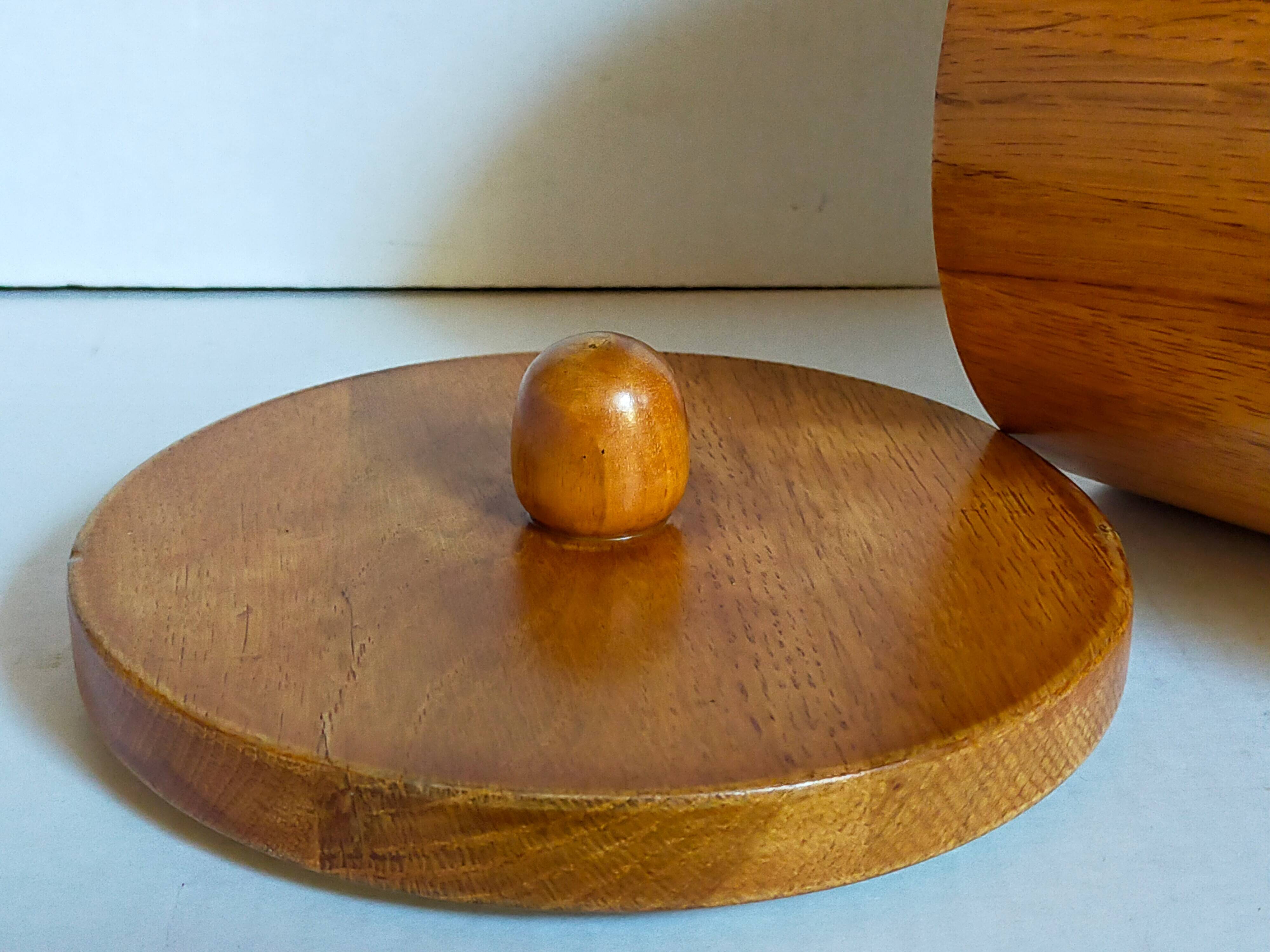 Vintage varnished solid blond wood box