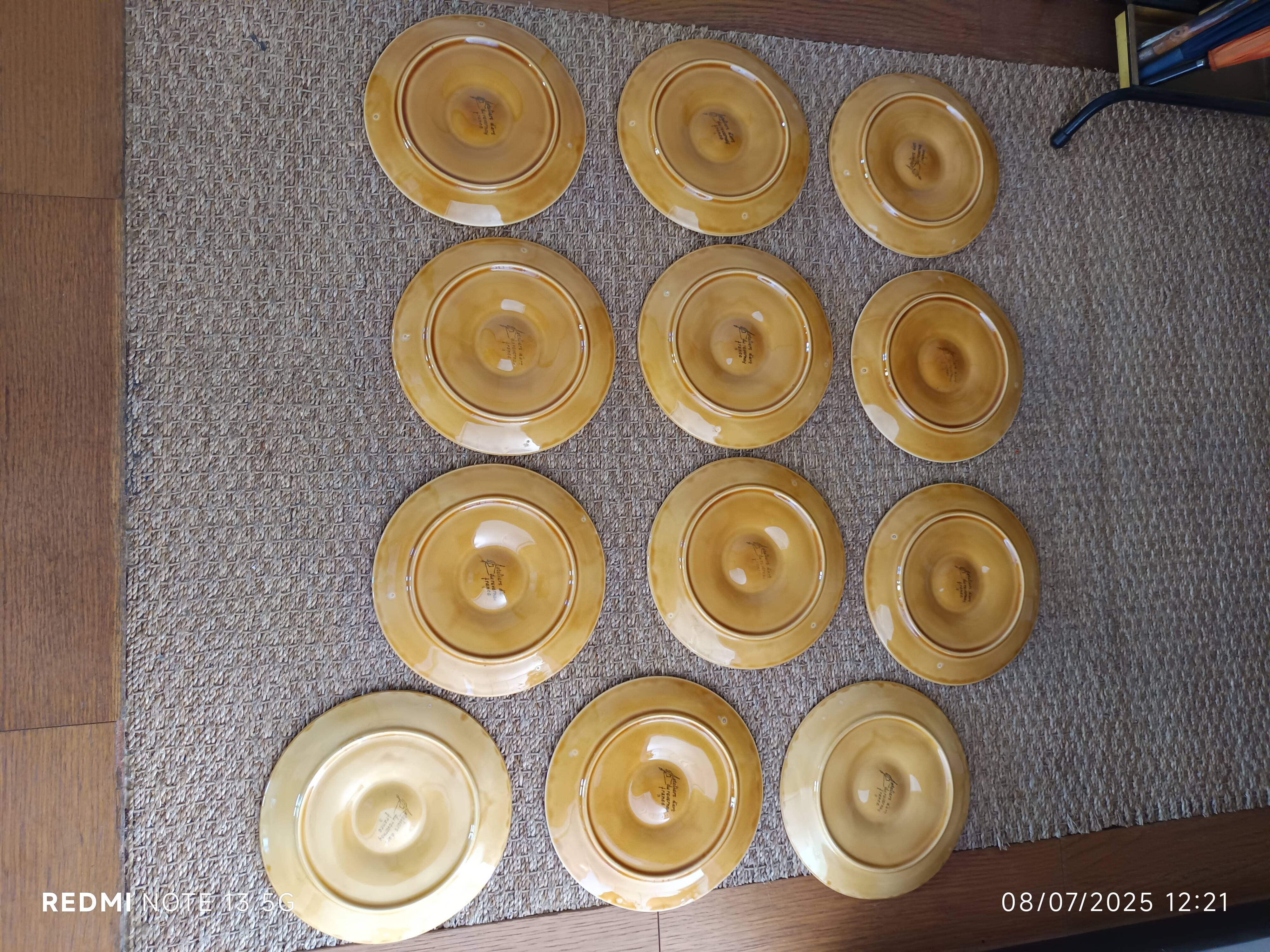 12 vintage oyster plates Ateliers d’Art du Reverney France barbotine