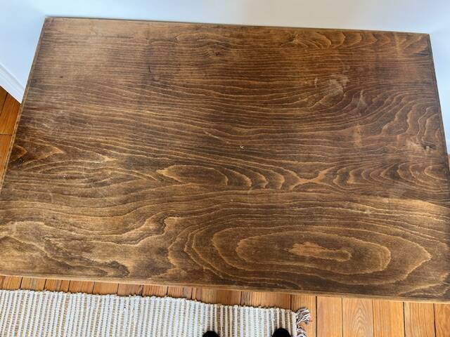 Folding table