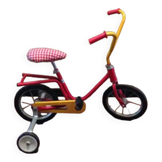 Tricycle vintage pour enfant