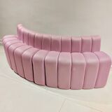 Extra sofa in pink net fabric