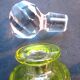 Flacon à parfum verre jaune ouraline, ciselé blanc, Val St Lambert ou St Louis