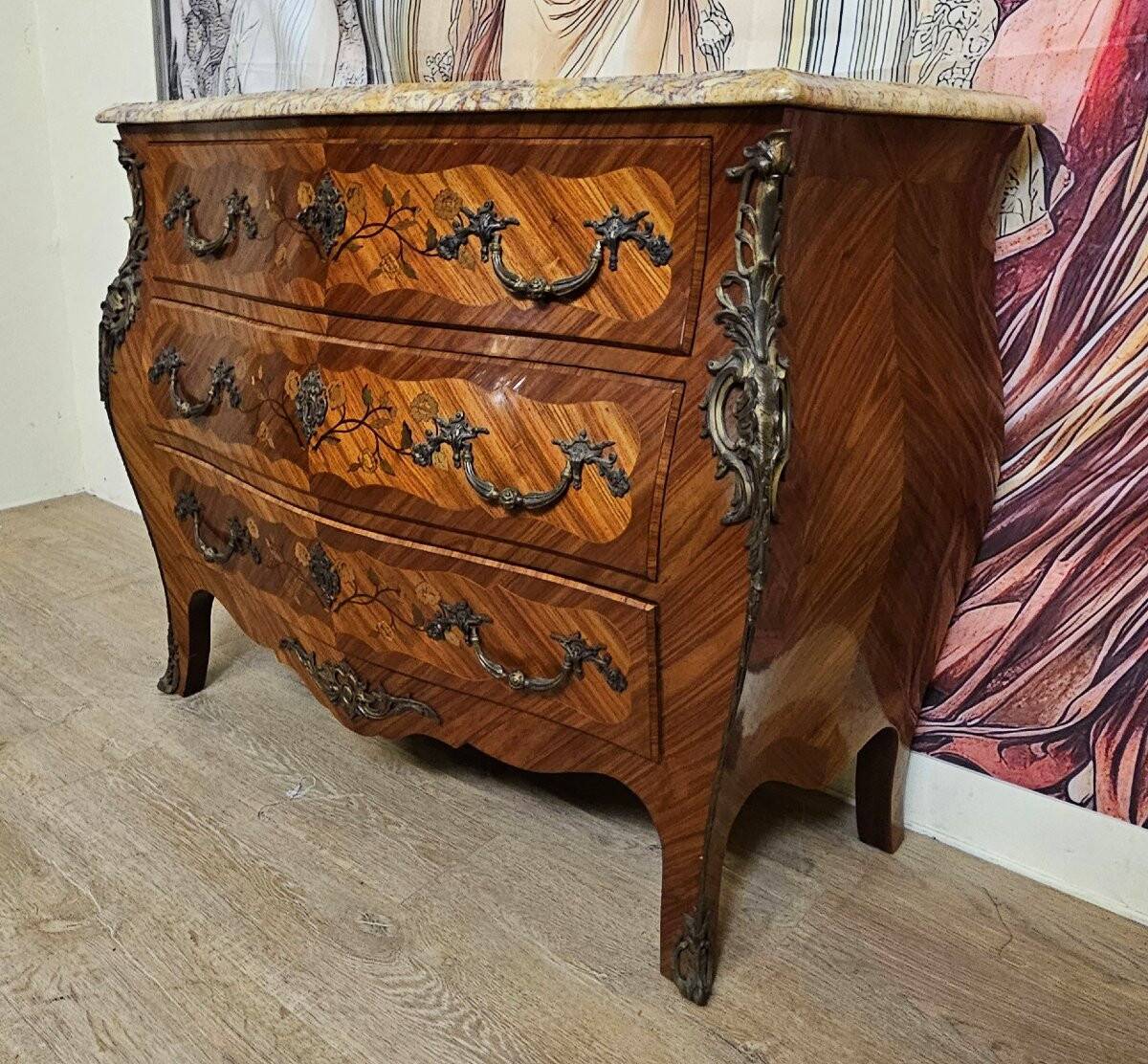 Curved Louis XV style commode with marquetry – Marble top – Gilded bronzes –