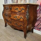 Curved Louis XV style commode with marquetry – Marble top – Gilded bronzes –