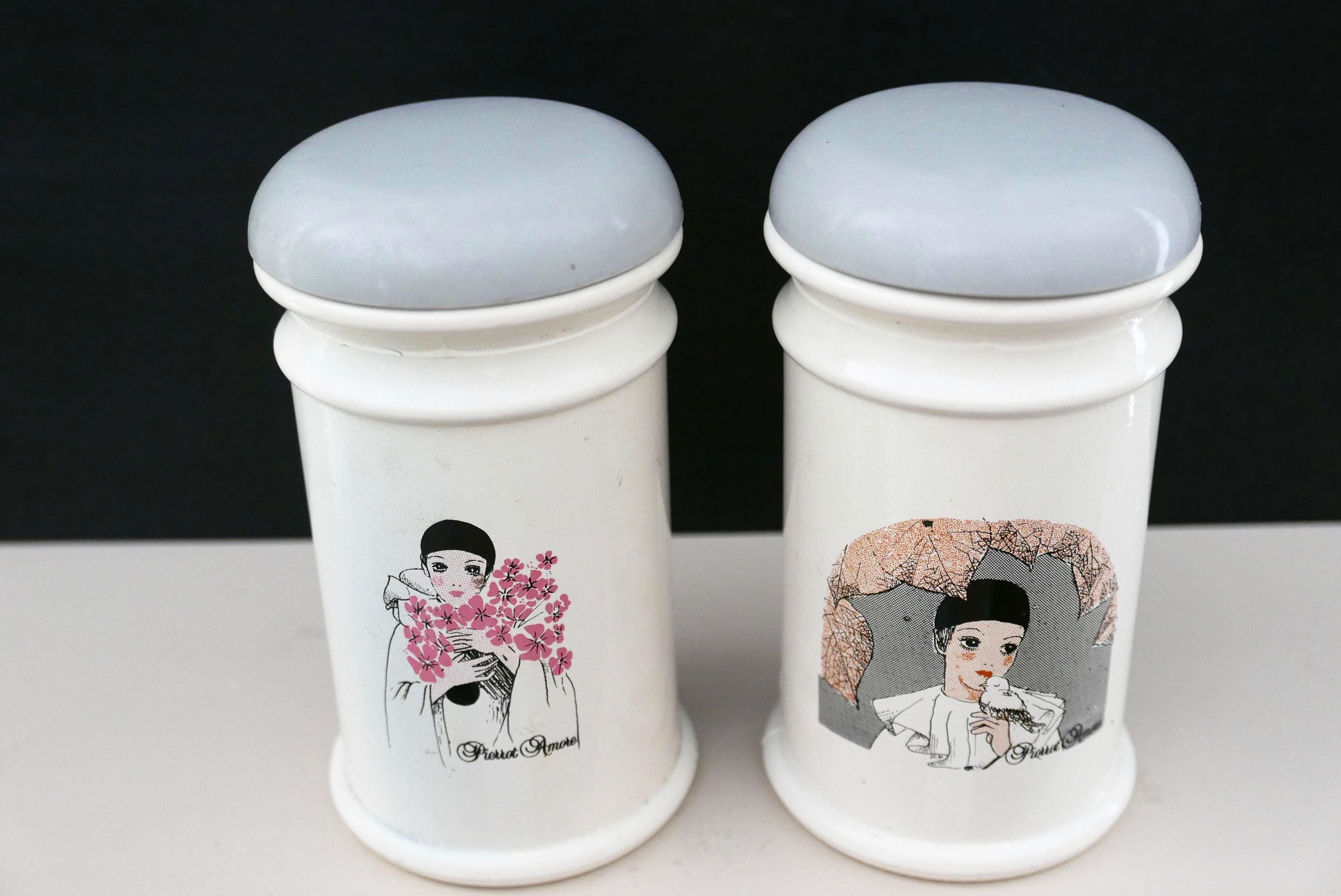 Set de deux bocaux en verre " Pierrot ", années 60