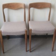 Paire de chaises scandinaves en teck assise tissu gris beige
