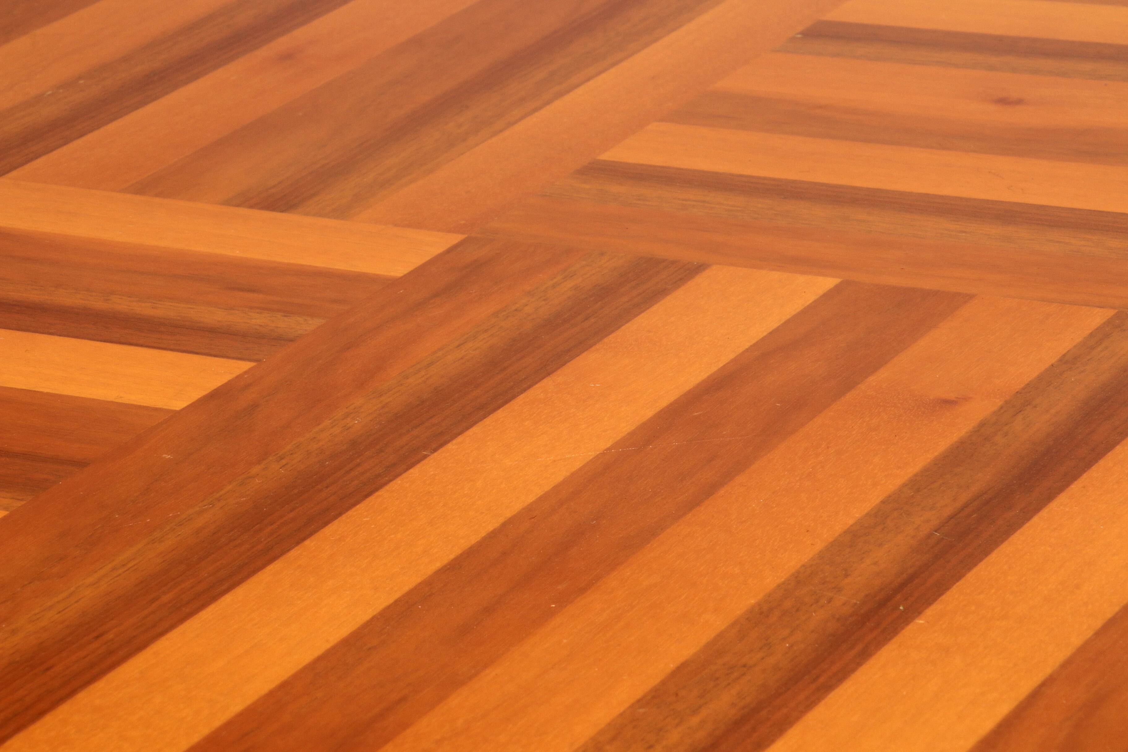 Exquisite Walnut Coffee Table – A Masterpiece of Italian Modernis