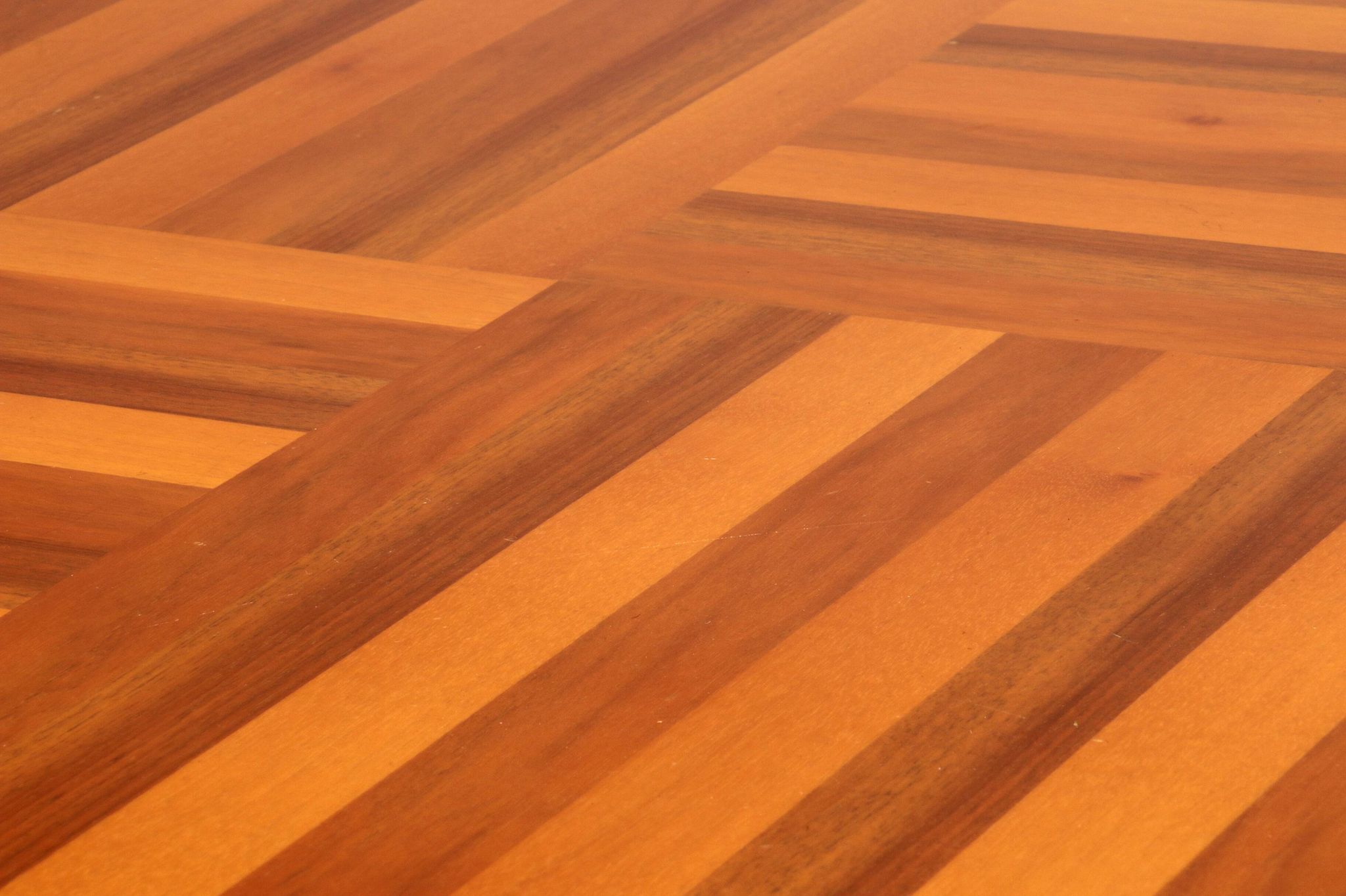 Exquisite Walnut Coffee Table – A Masterpiece of Italian Modernis