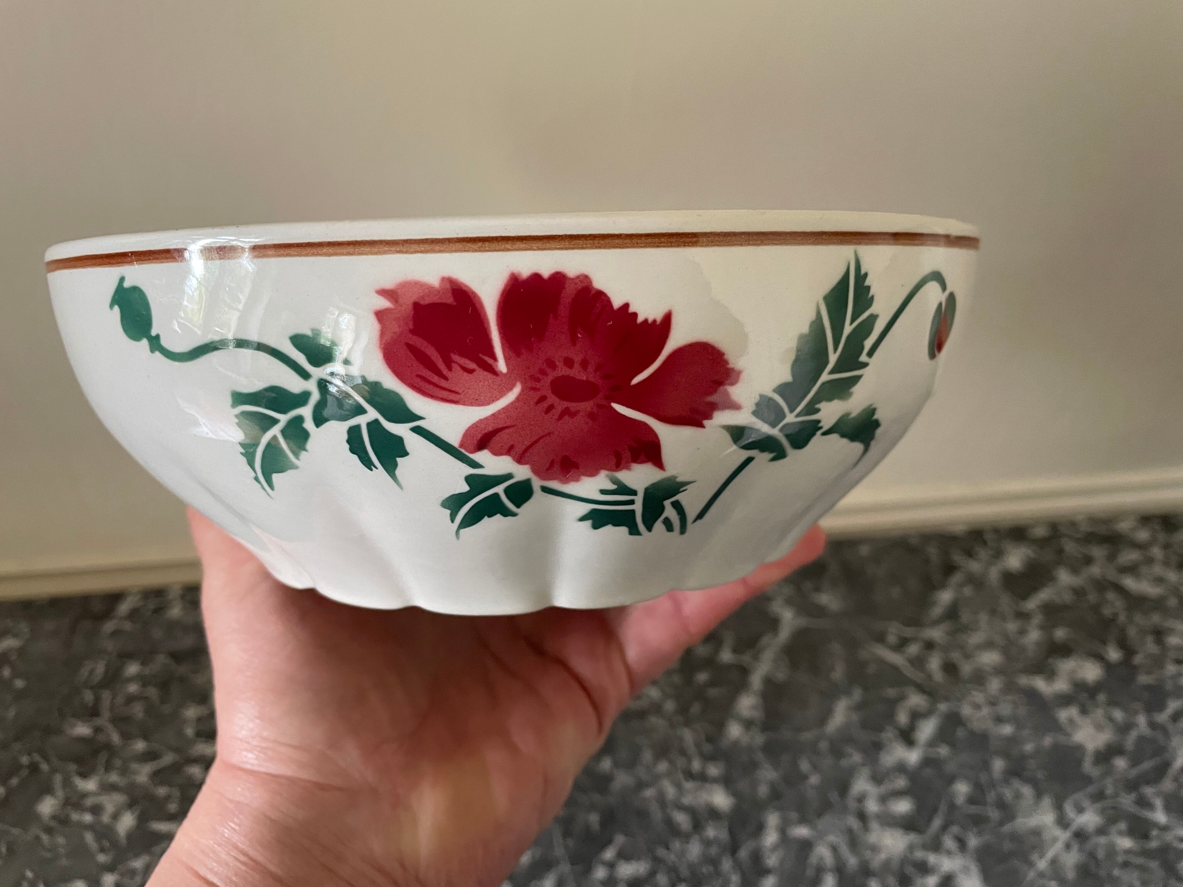 Hollow dish HBCM, Montereau, France" diam 21 cm