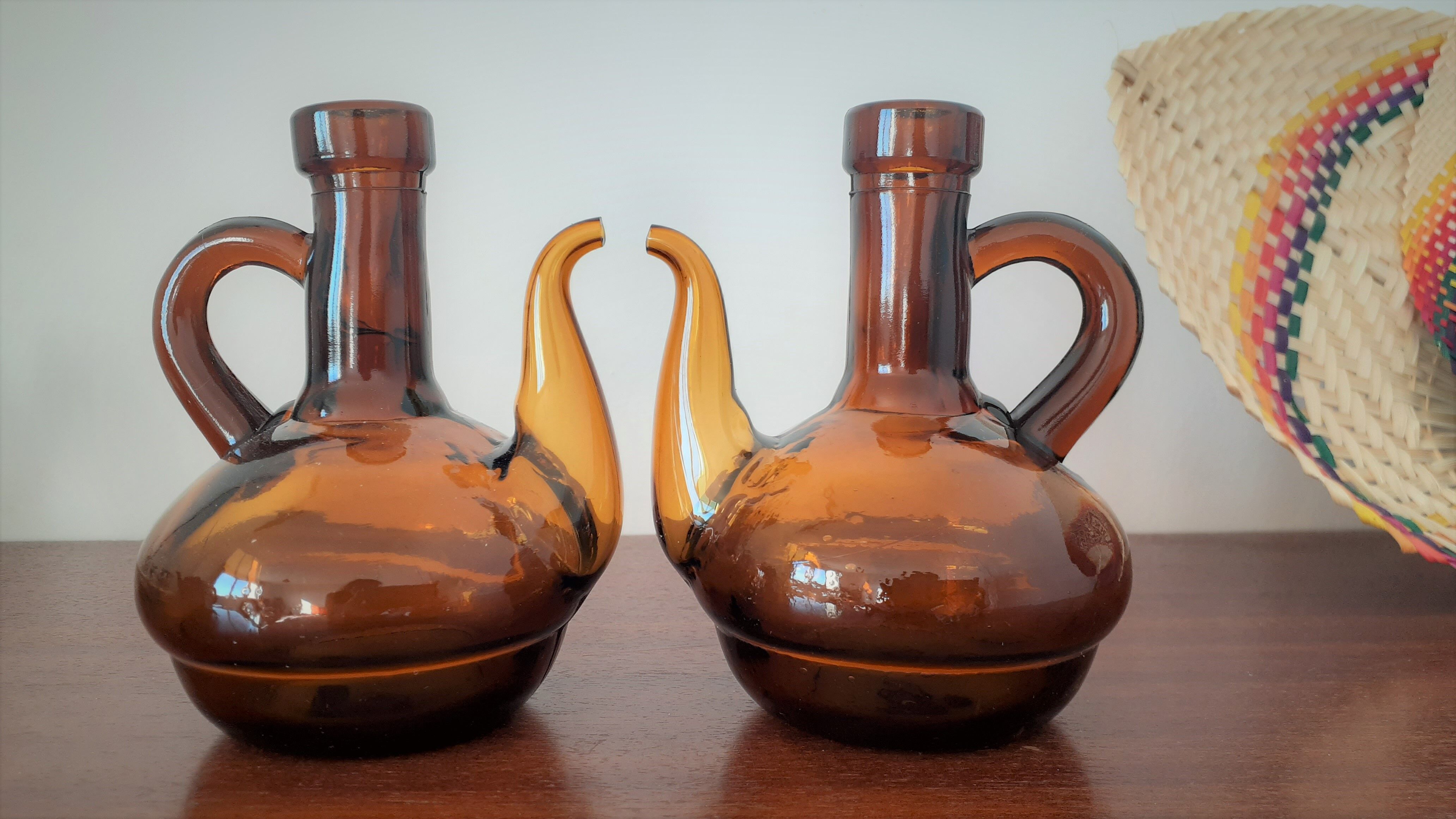 Pitcher oil and vinegar