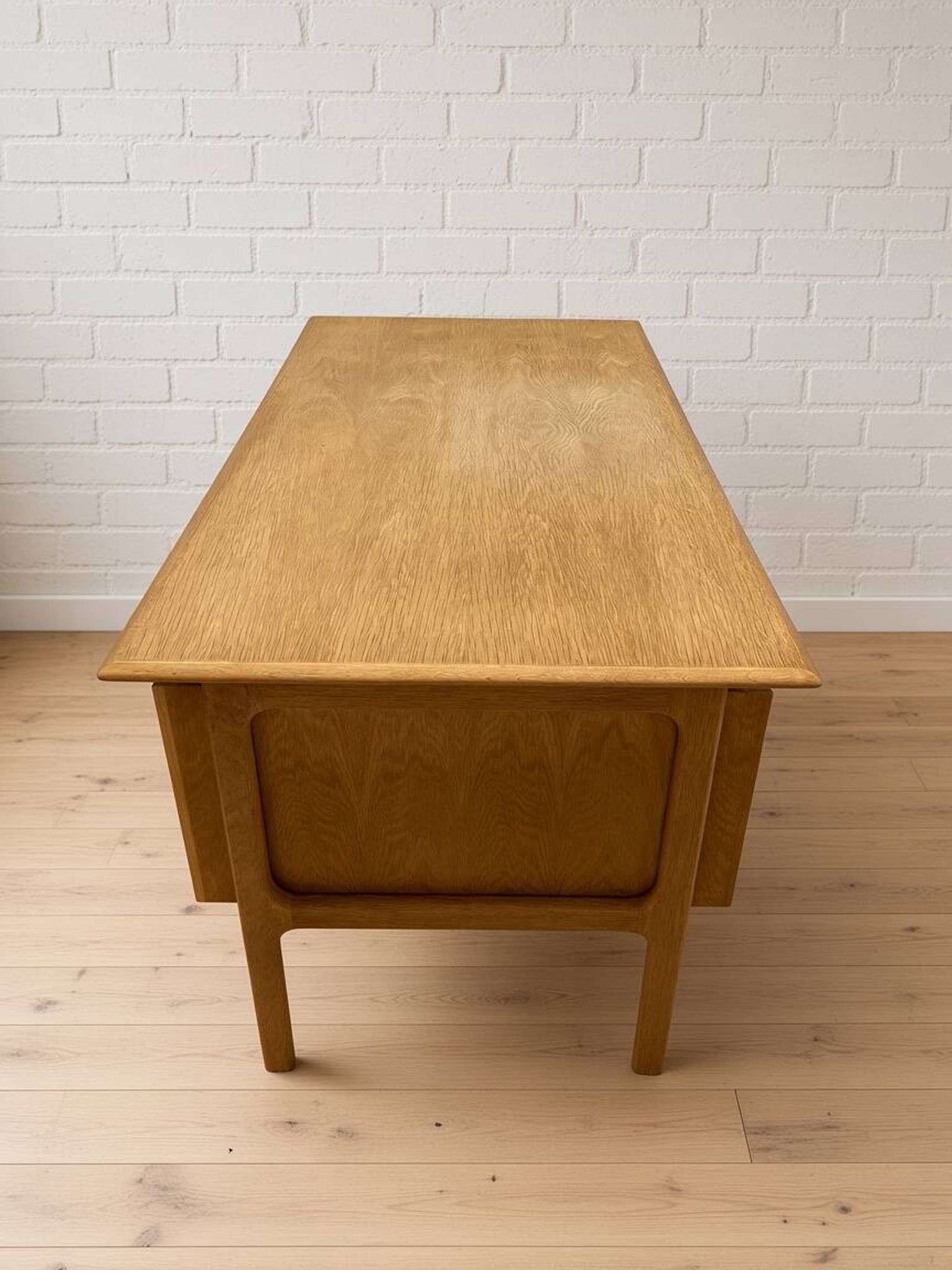 Bureau exécutif en chêne par Arne Vodder de Brouer Møbelfabrik, Danemark, années 1960.