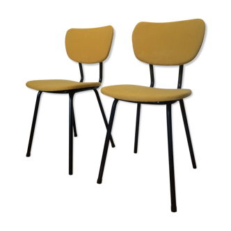 Paire de chaises en métal tubulaire en lainage jaune moutarde