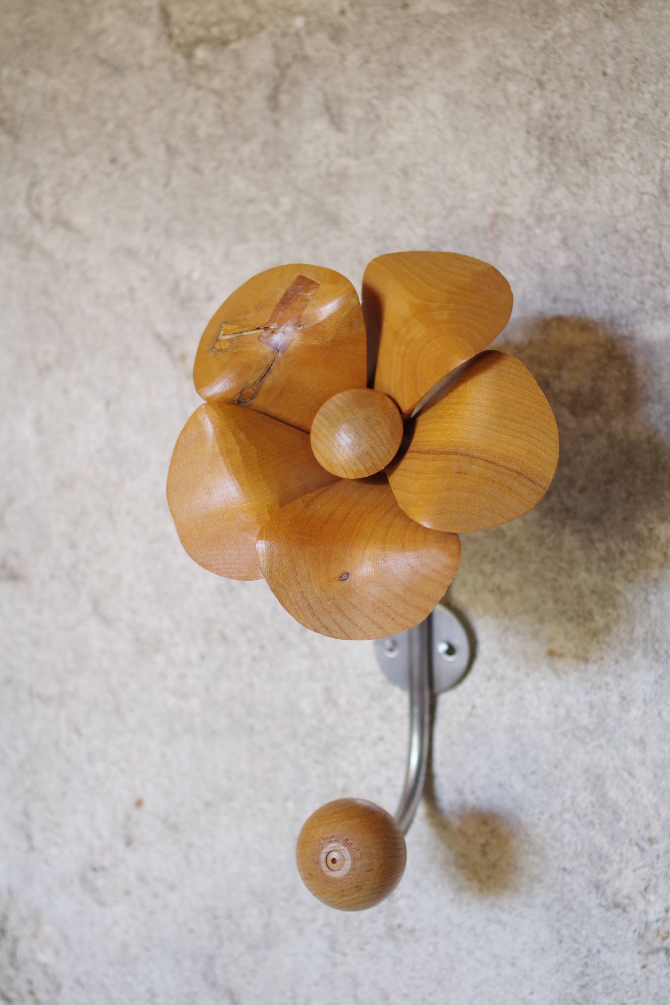 Vintage wood and metal years 70 s hooks in the shape of flowers