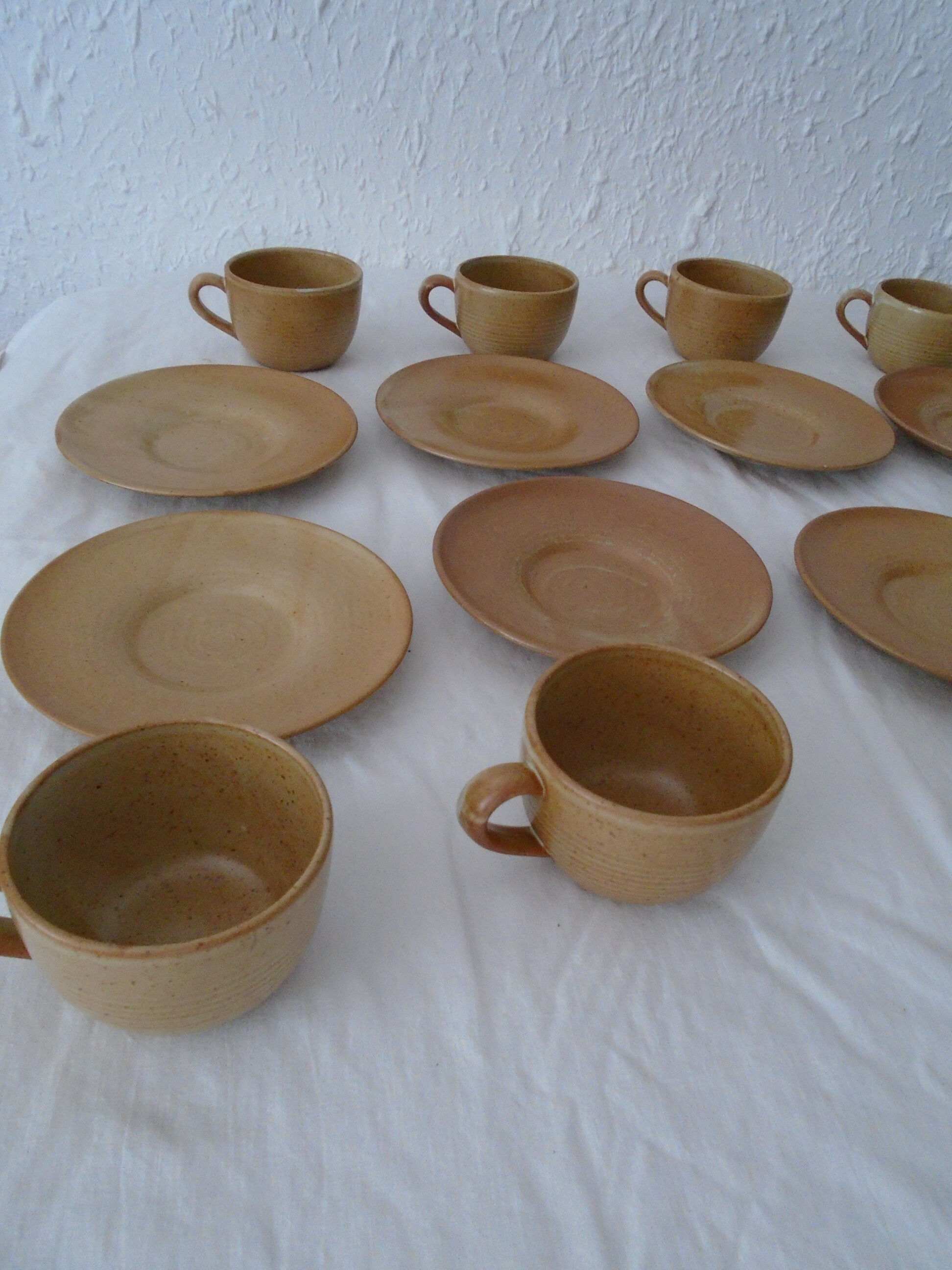 8 Cups and under cups Sandstone village CNP France