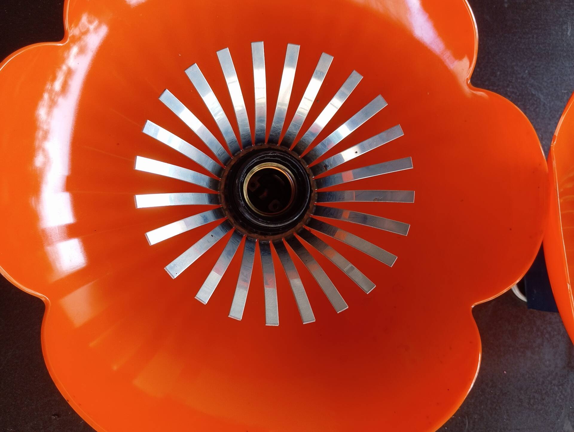 Vintage orange flower wall light, diameter 25.5 cm.