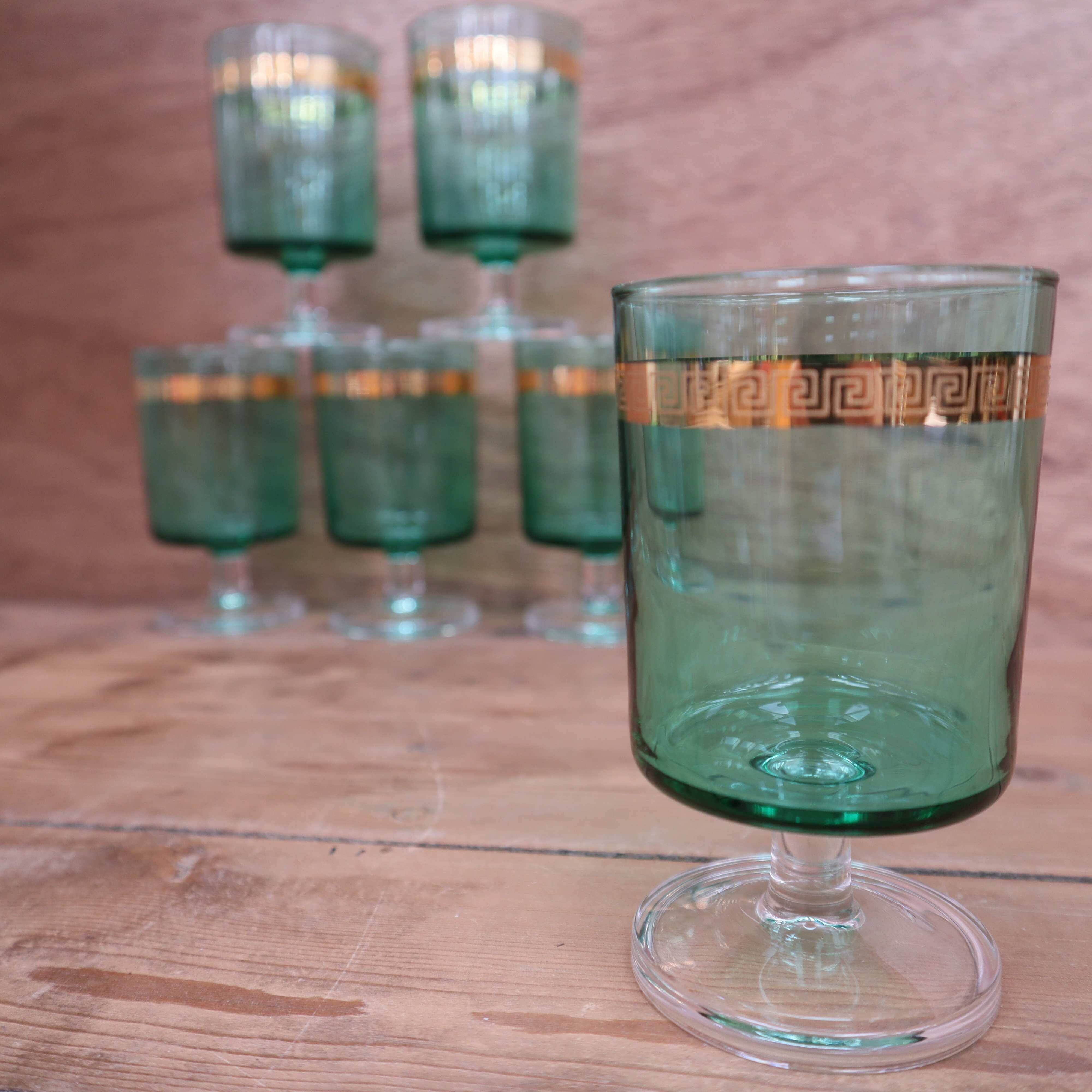 6 emerald green stemmed water glasses with gold rim Luminarc