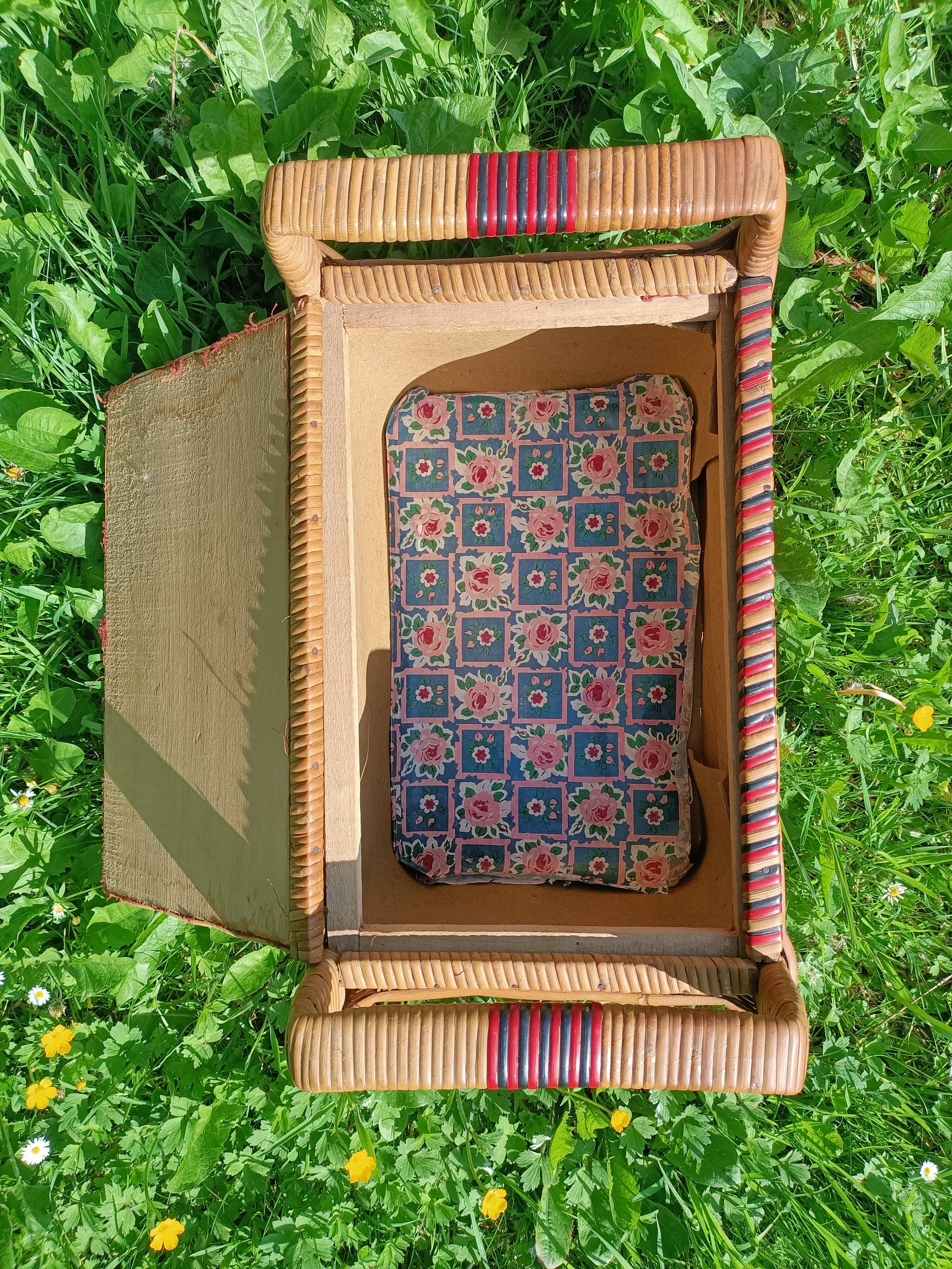 Retro chest