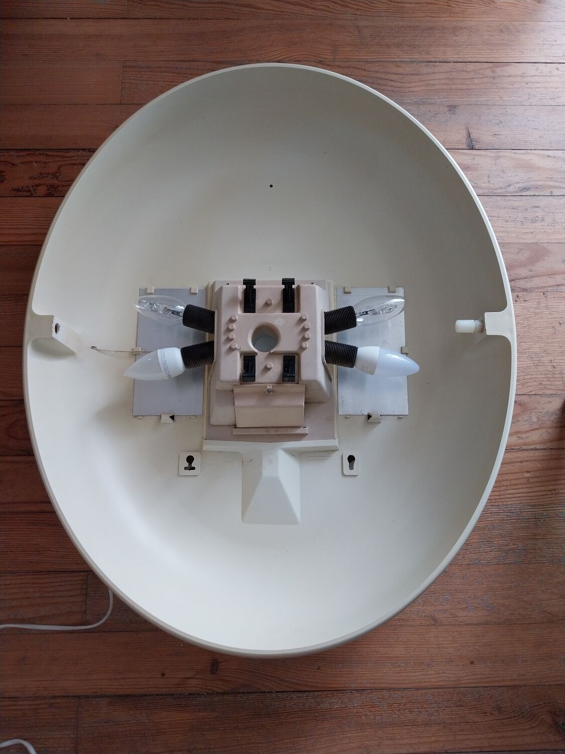 Illuminating oval mirror by Allibert