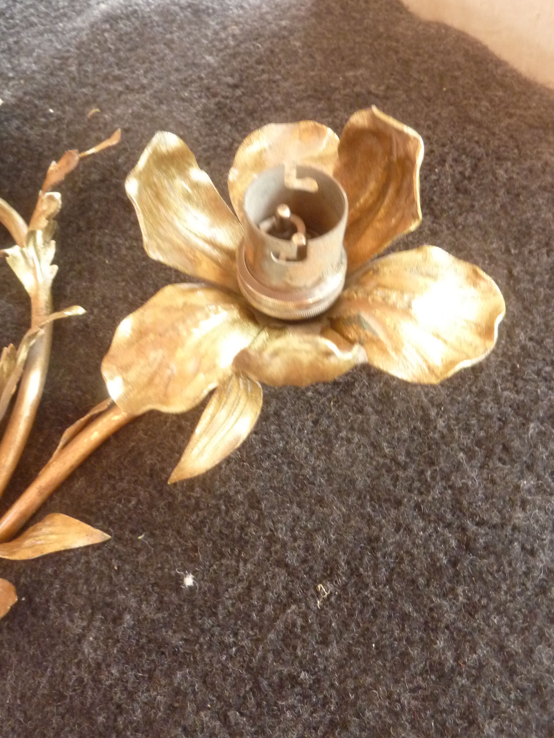 Orer brass flower sconce