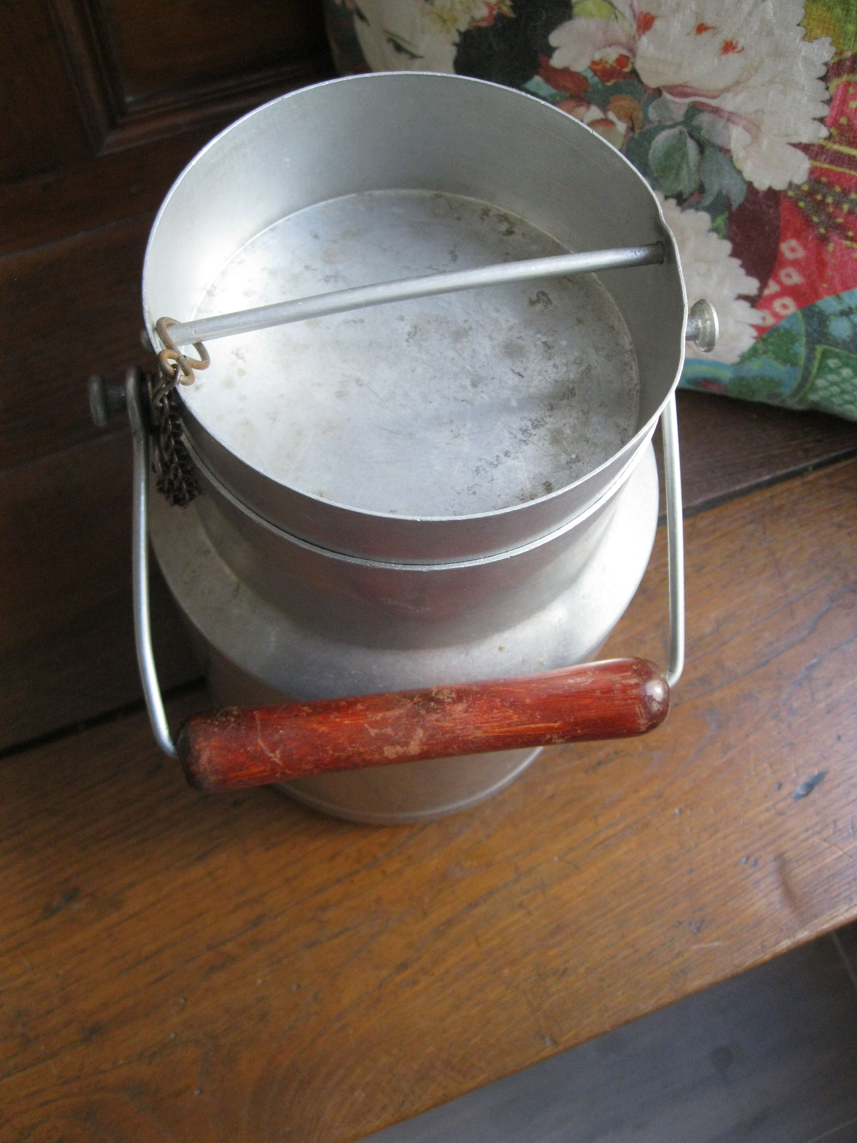 Aluminium milk pot