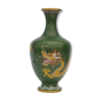 Dragon-decorated siloed vase