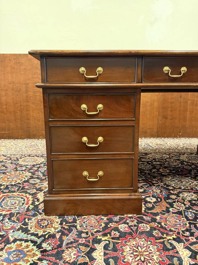 Large Classic English Desk Partnerdesk