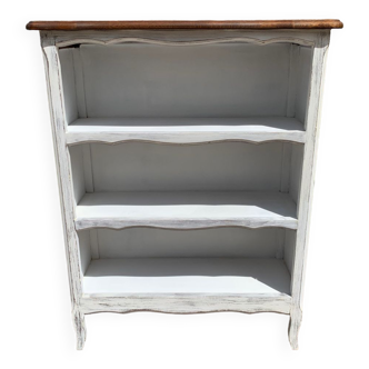 Patinated white bibus