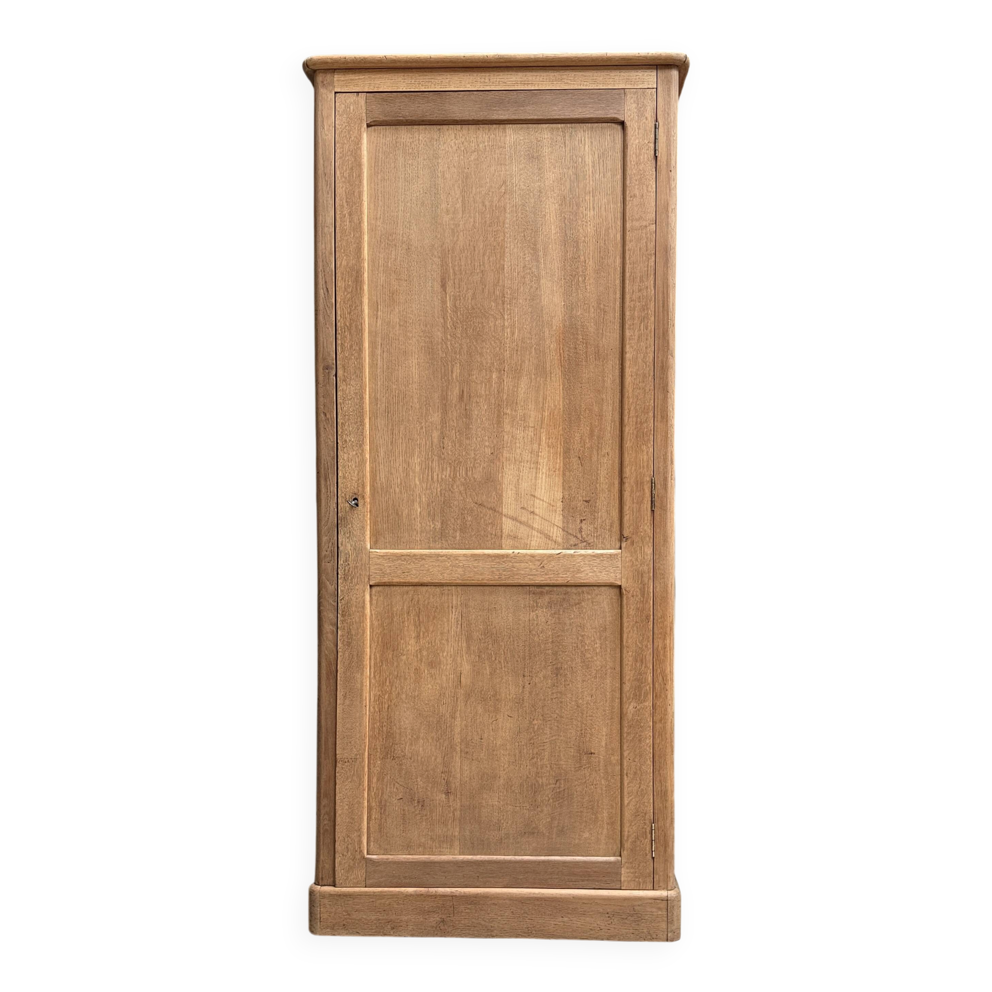 Large oak bonnetière (renovated)